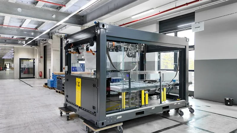 Würth Industrie Service lojistik merkezinde Pick & Place işlevli SSI Piece Picking robot hücresi